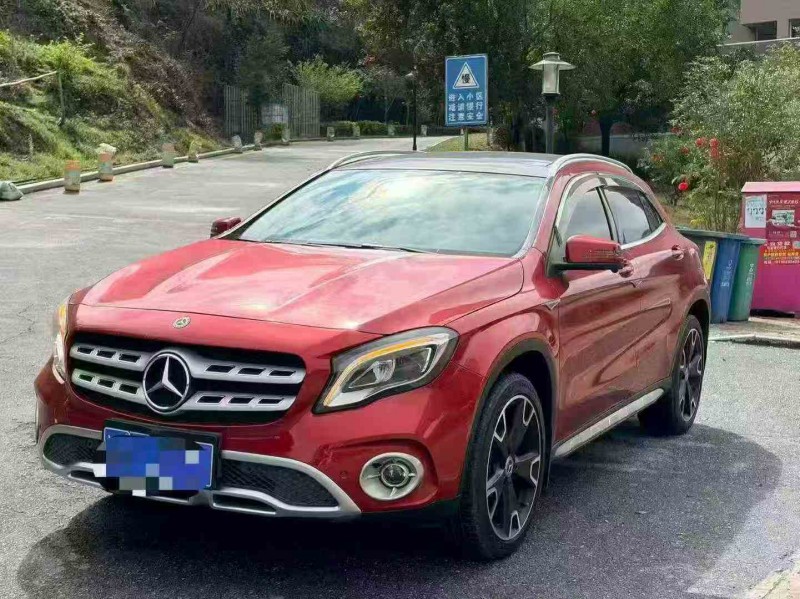 三明17年奔馳GLA2
