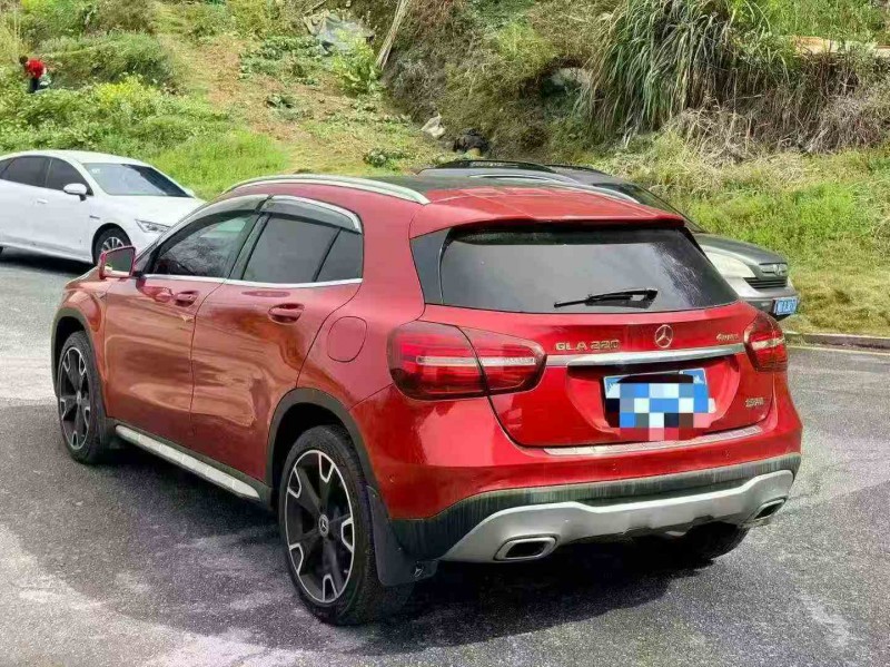 三明17年奔馳GLA6