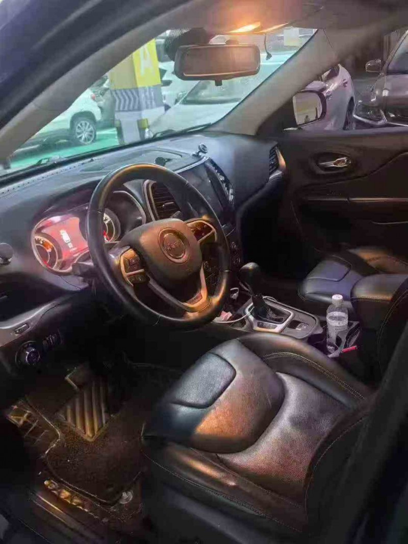 孝感18年Jeep自由光4