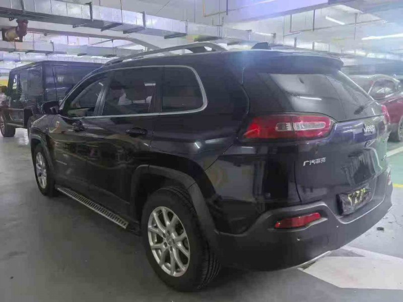 孝感18年Jeep自由光8