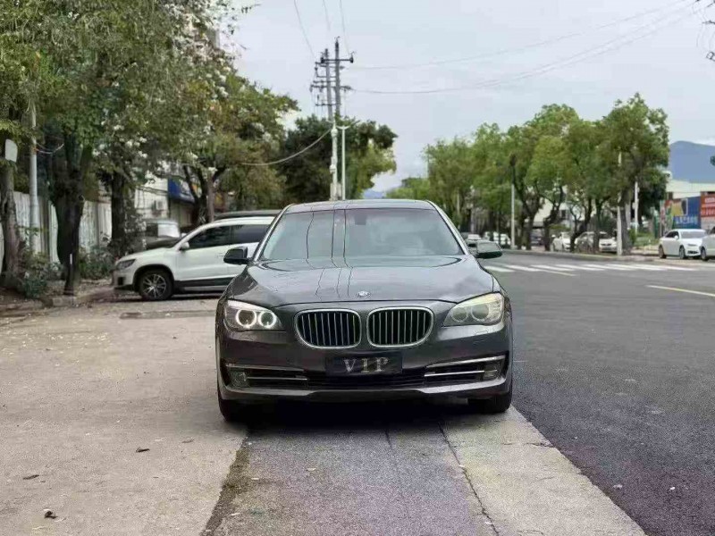 三明14年宝马7系1