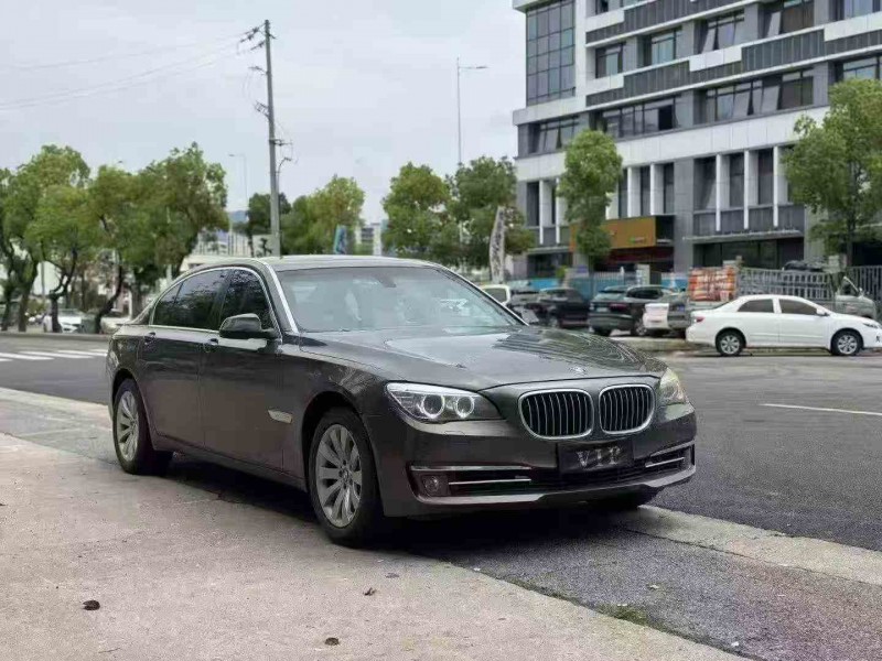 三明14年宝马7系2