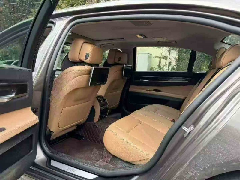 三明14年宝马7系5