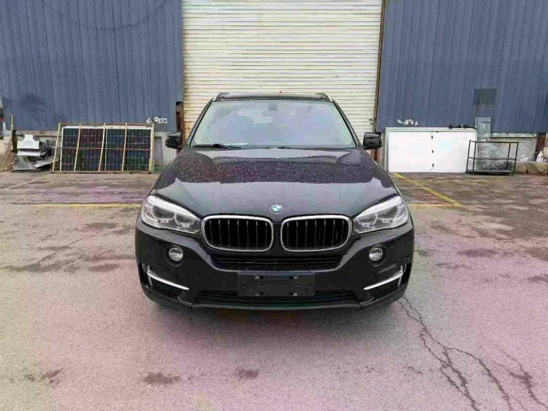 济南16年宝马X51