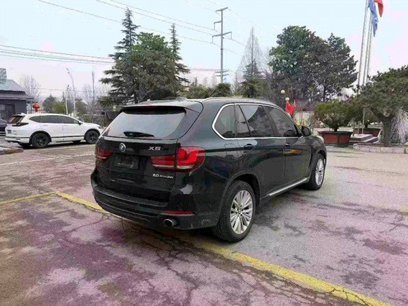 济南16年宝马X59