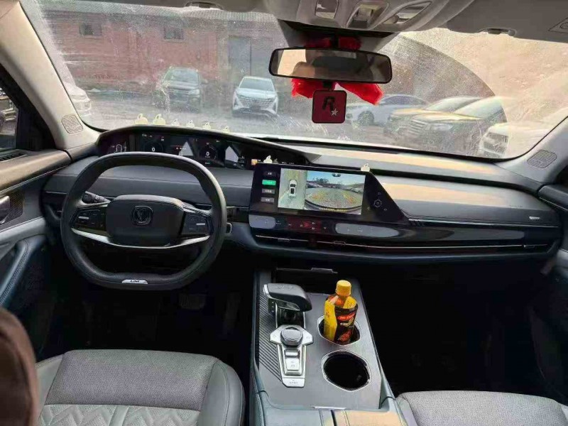 思茅22年長安汽車UNI4