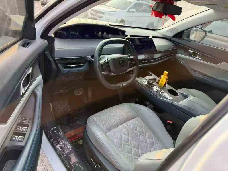 思茅22年長安汽車UNI5