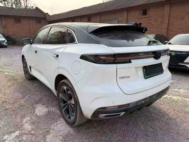 思茅22年長安汽車UNI8