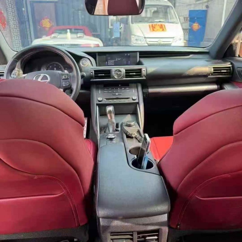 東營19年雷克薩斯IS4