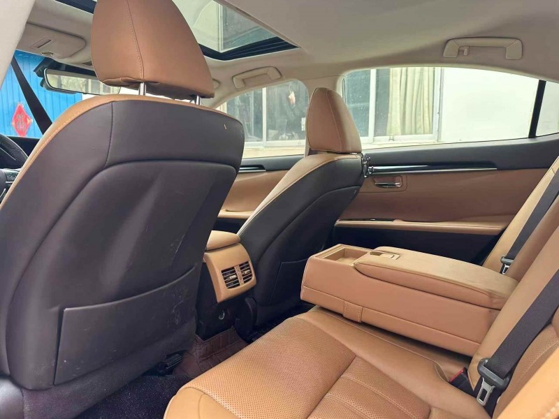 東營18年雷克薩斯ES5