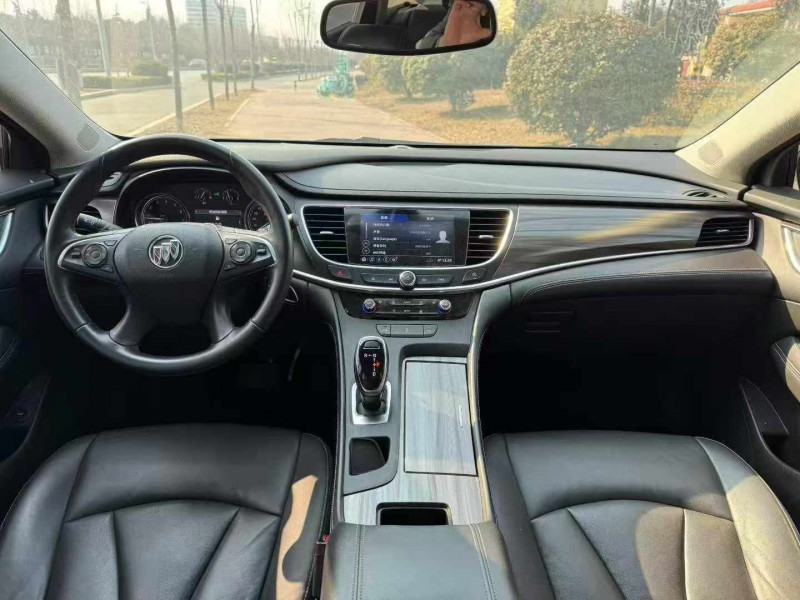 枣庄22年别克君越6