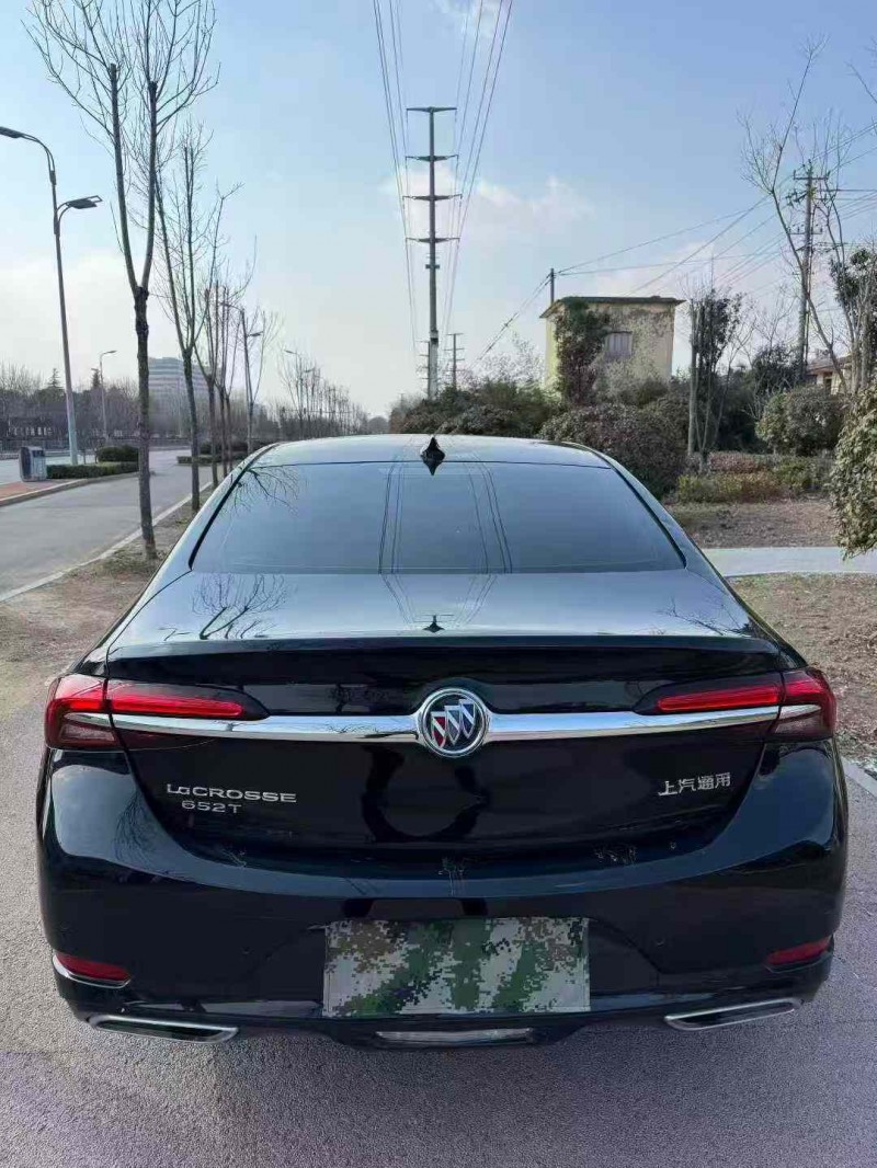 枣庄22年别克君越9