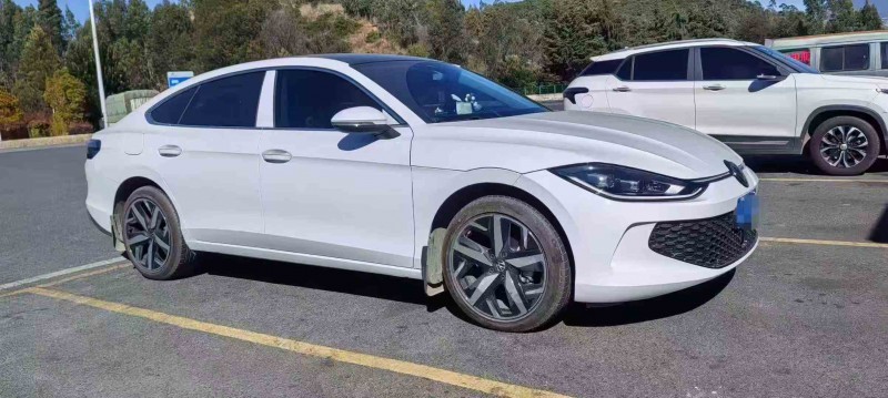 昭通25年大眾凌渡2