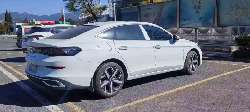 昭通25年大眾凌渡8