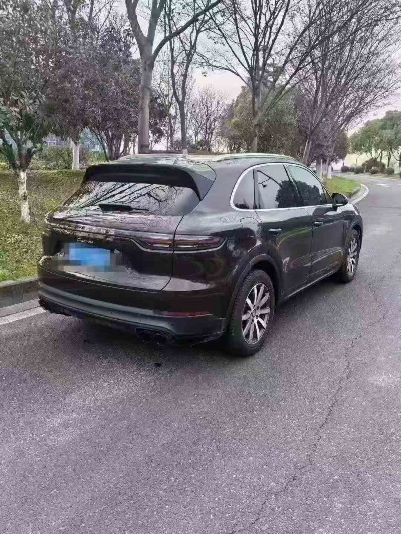 金华19年保时捷卡宴8