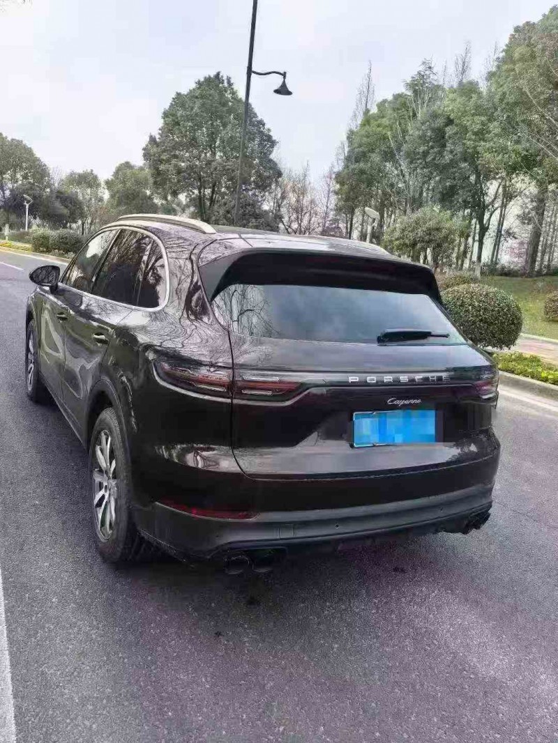 金华19年保时捷卡宴9