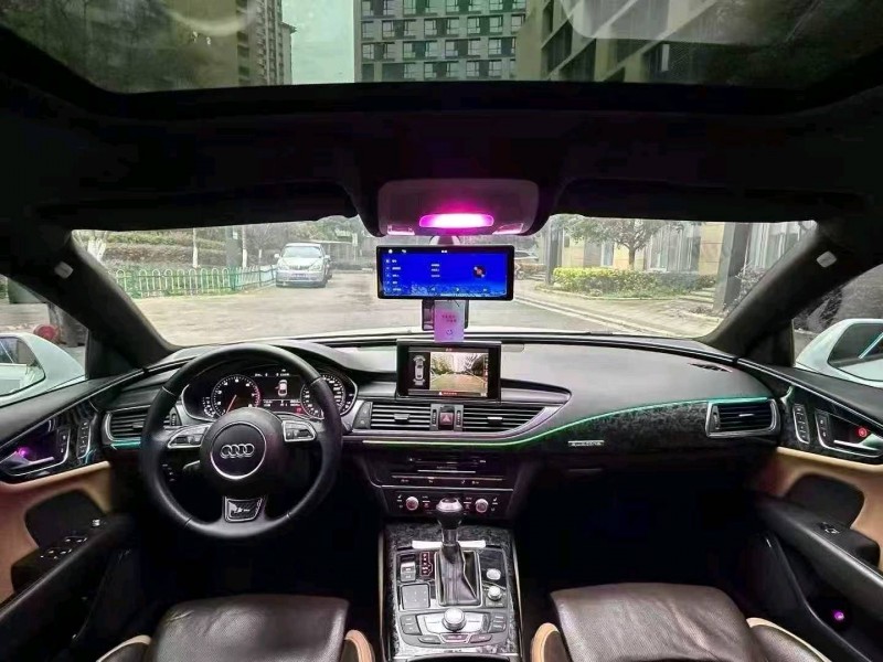 成都15年奥迪A7L6