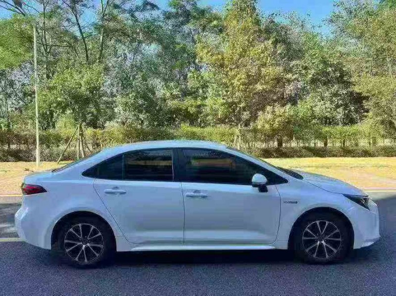 深圳23年丰田雷凌8