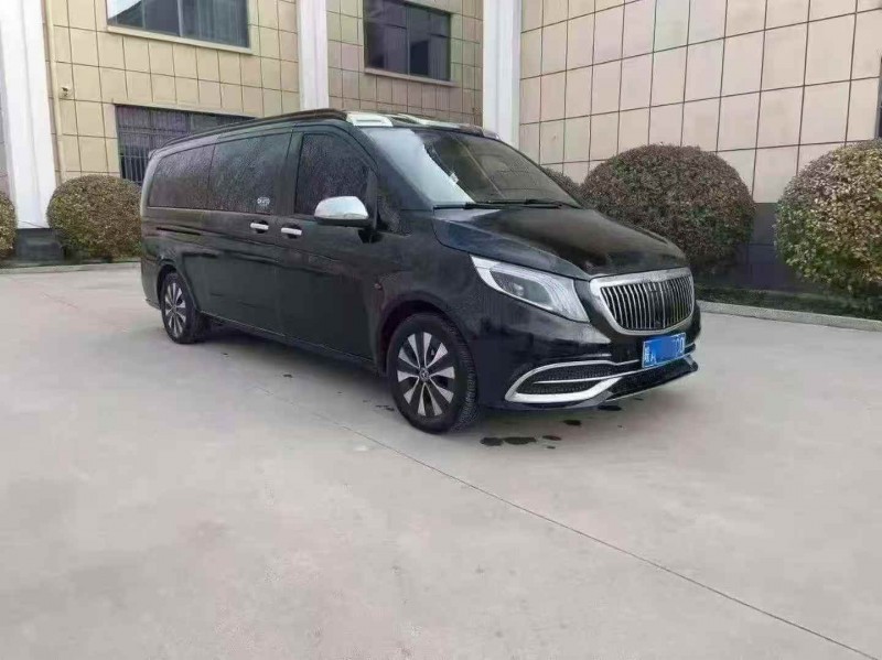 泰安17年奔馳威霆3