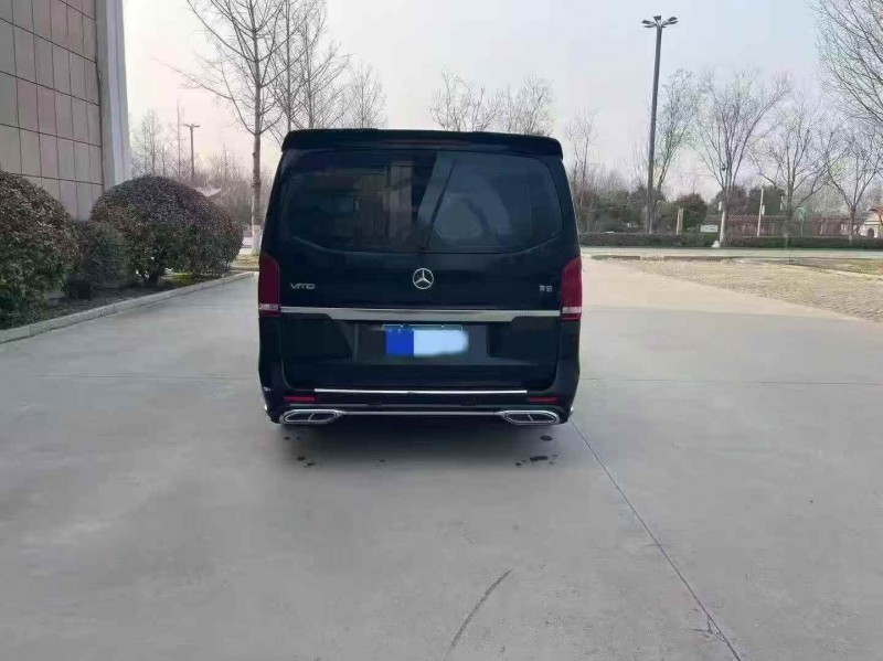 泰安17年奔馳威霆8