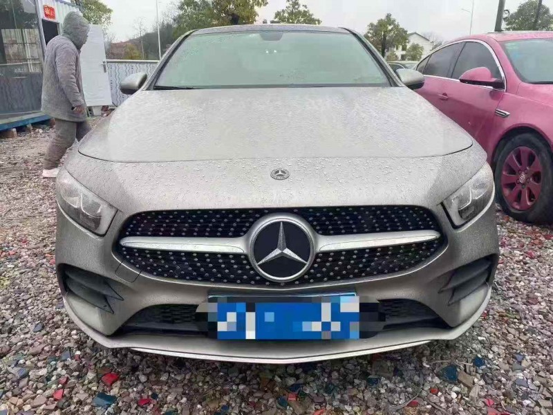 张家界19年奔驰A1