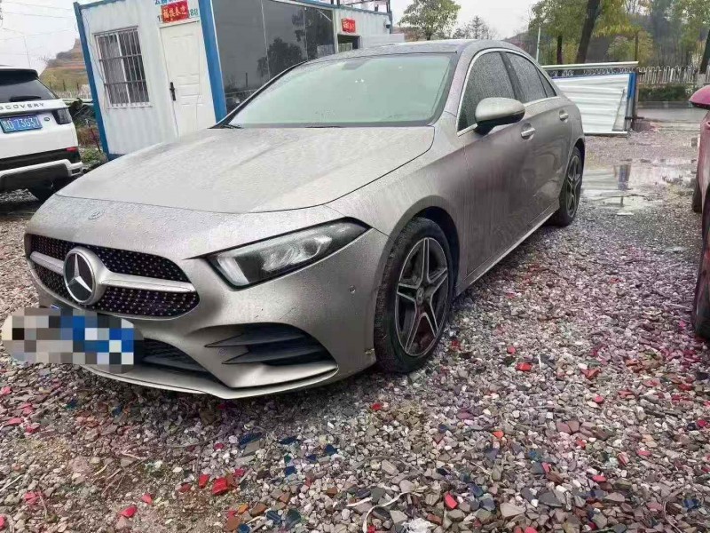 张家界19年奔驰A2