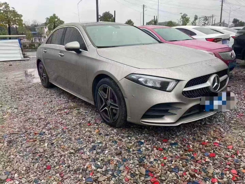 张家界19年奔驰A3