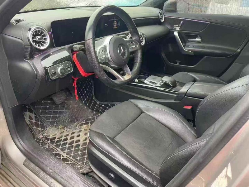 张家界19年奔驰A7