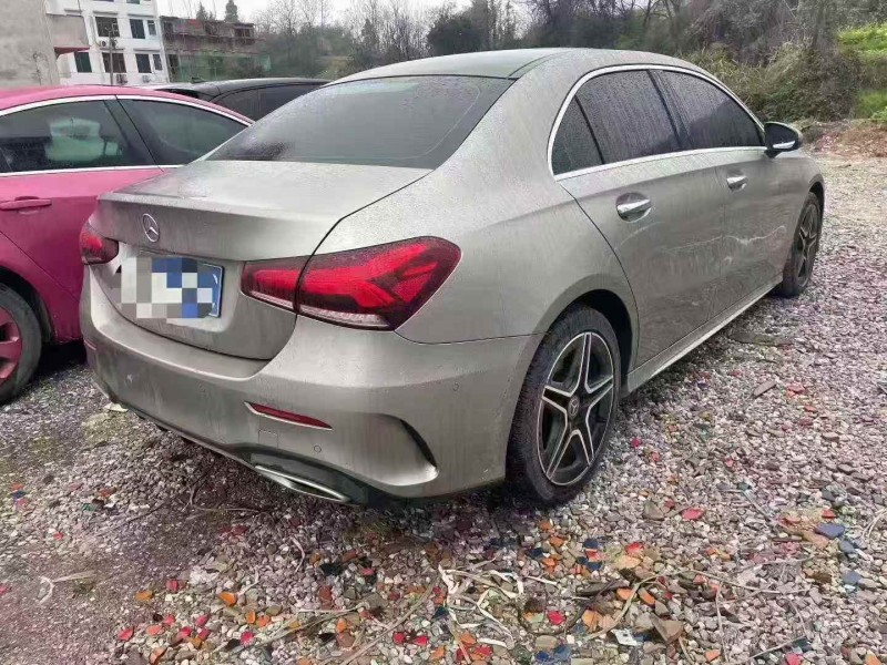 张家界19年奔驰A8