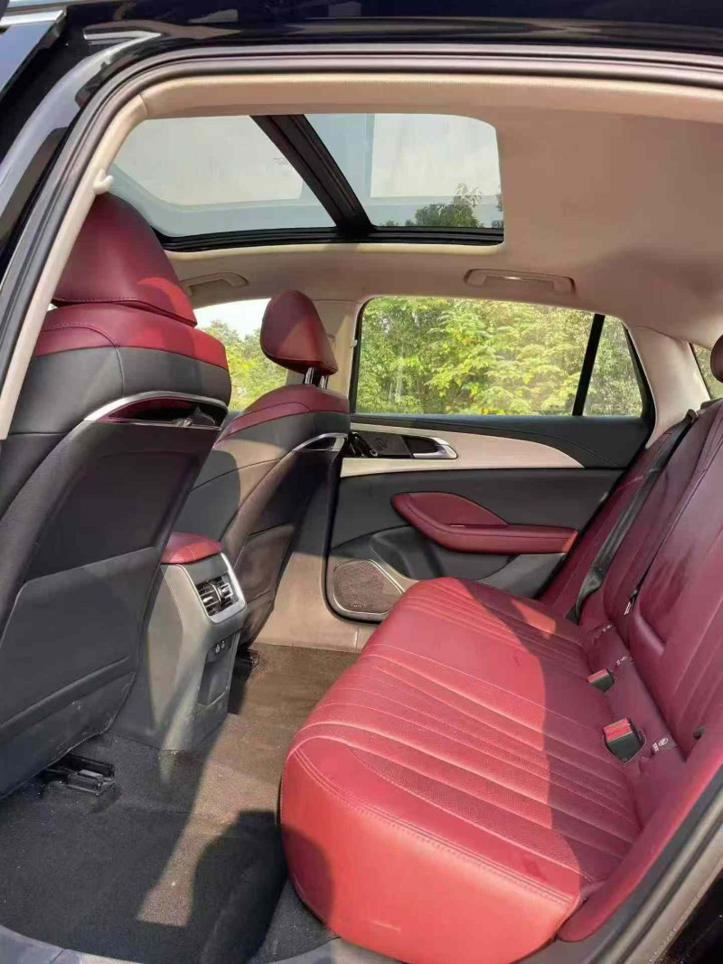 襄阳25年红旗H57