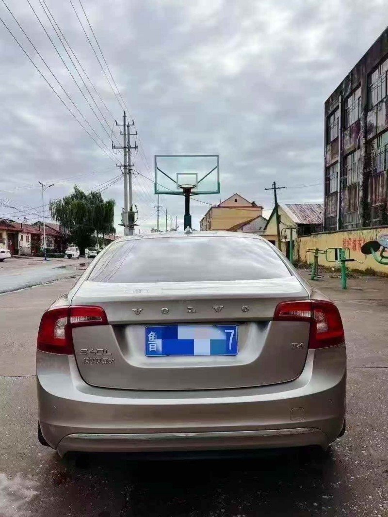 枣庄16年沃尔沃S60L9