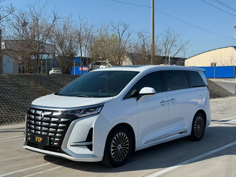 青岛22年腾势D92