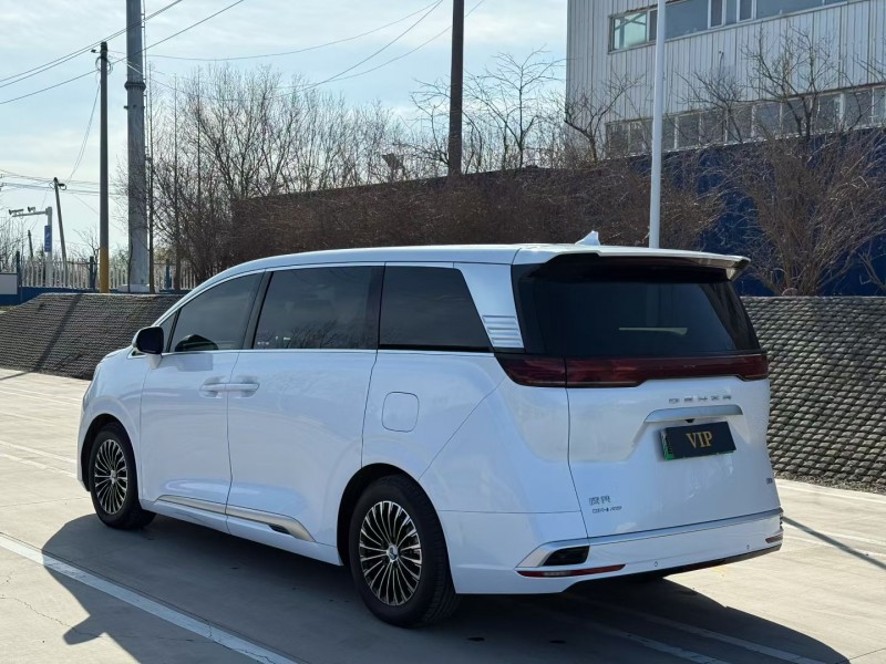 青岛22年腾势D97