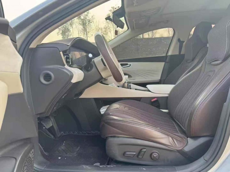 郑州25年荣威D76