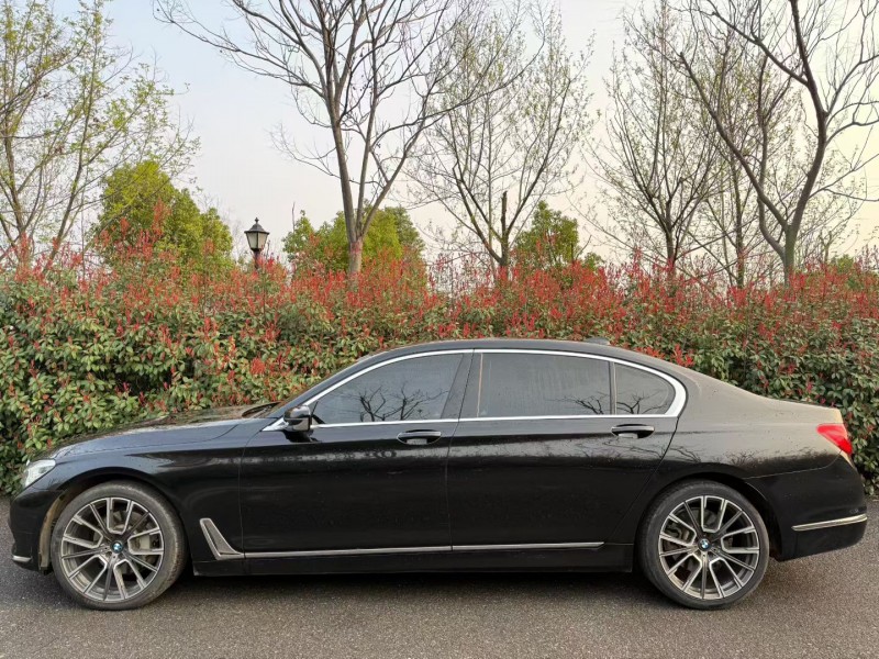 武漢16年寶馬7系4