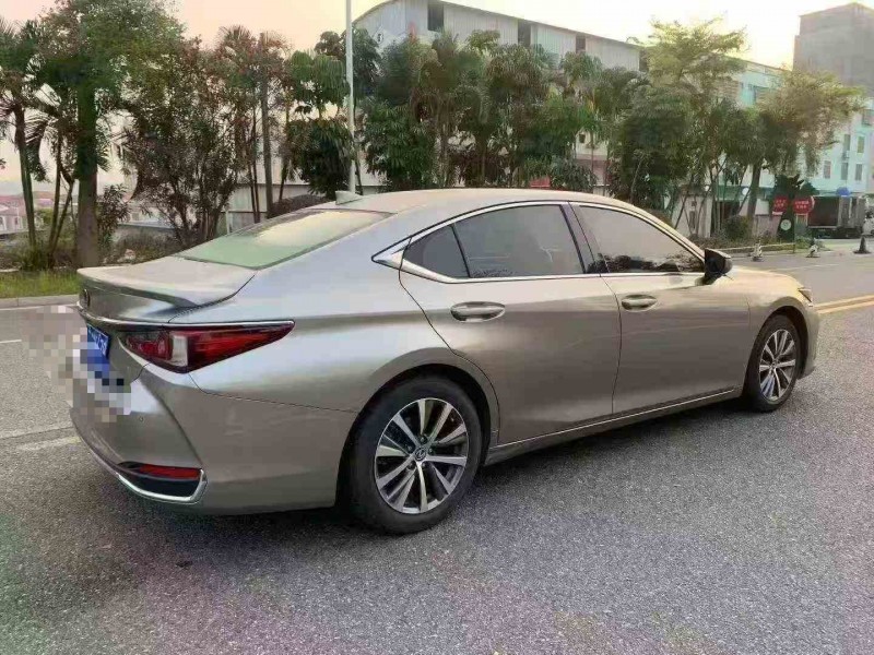 珠海19年雷克薩斯ES9