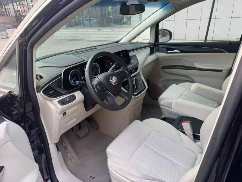 济宁22年别克GL84