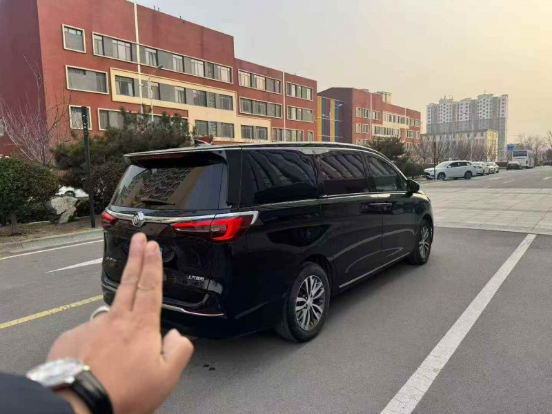 济宁22年别克GL89