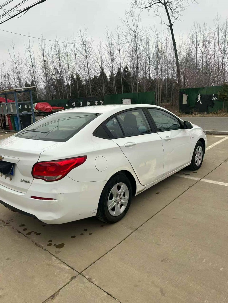 济宁19年雪佛兰科沃兹8