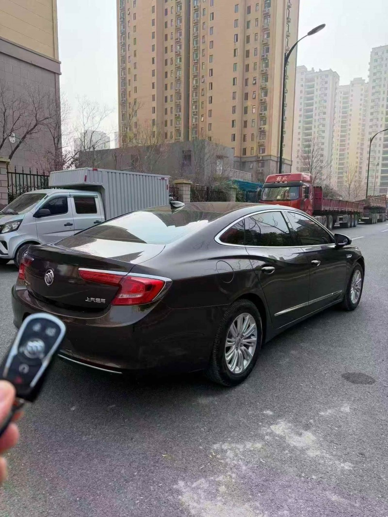 淮南16年别克君越8