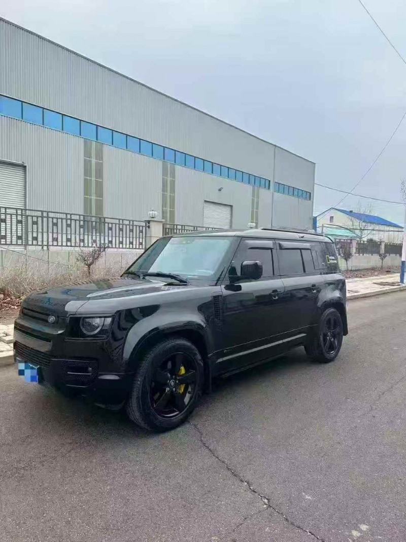 济宁21年路虎卫士3