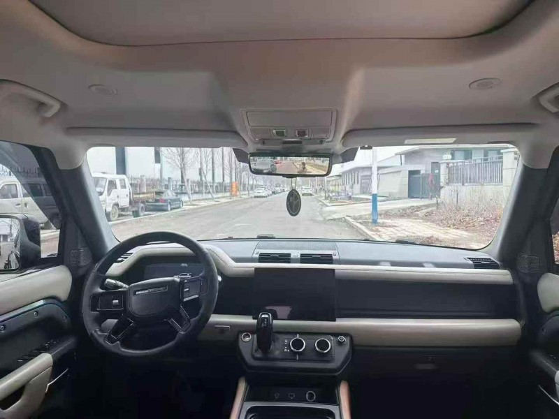 济宁21年路虎卫士6