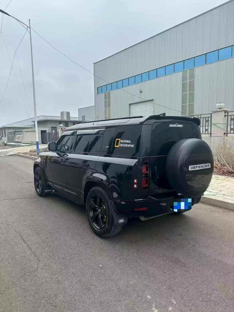 济宁21年路虎卫士8