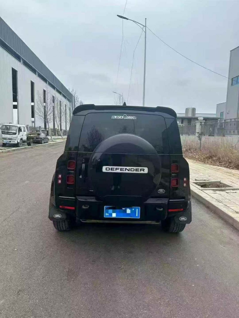 济宁21年路虎卫士9