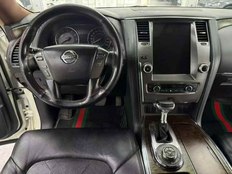 孝感17年日產途樂7