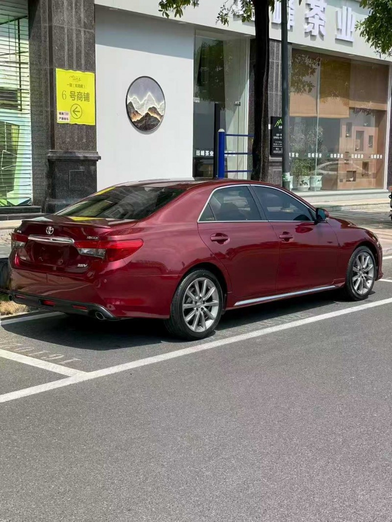 东莞15年丰田锐志4