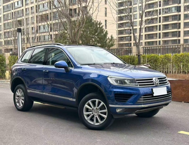 东莞17年大众途锐2