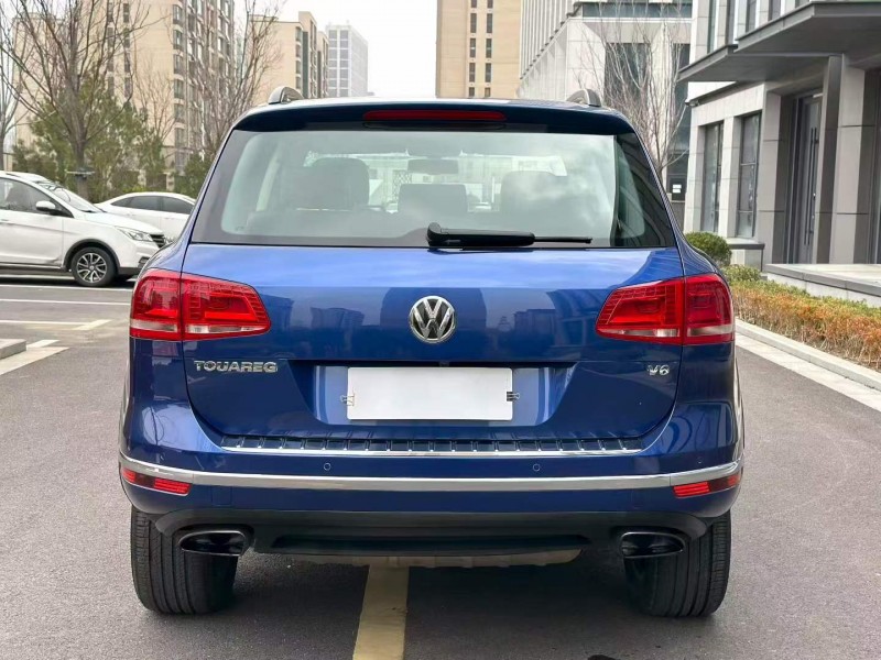 东莞17年大众途锐3