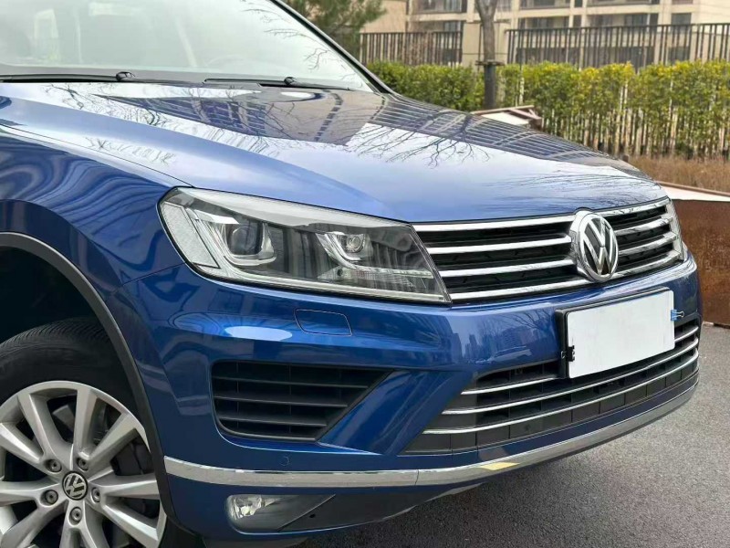 东莞17年大众途锐4