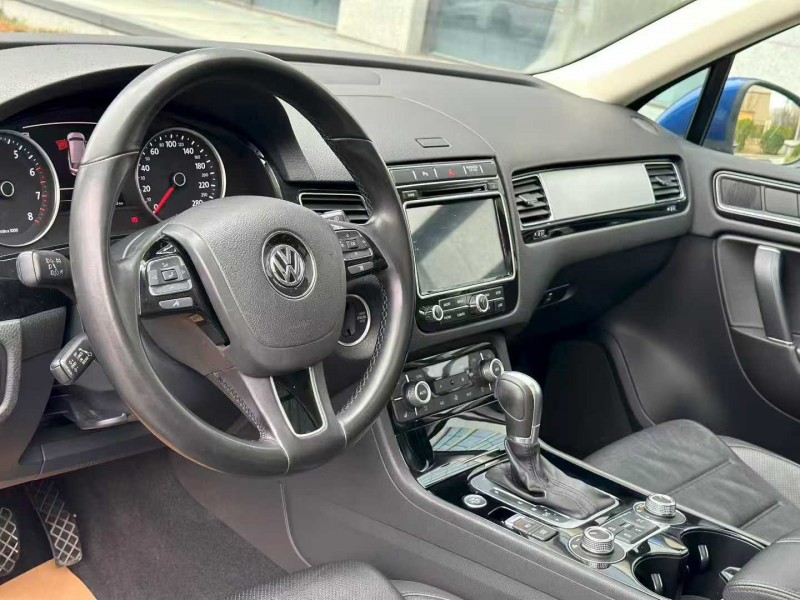 东莞17年大众途锐6